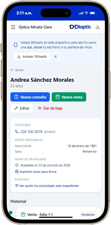Pacientes y expedientes en un celular
